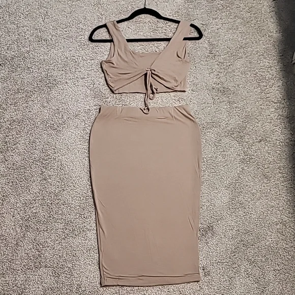 Matching set - Picture 1 of 3